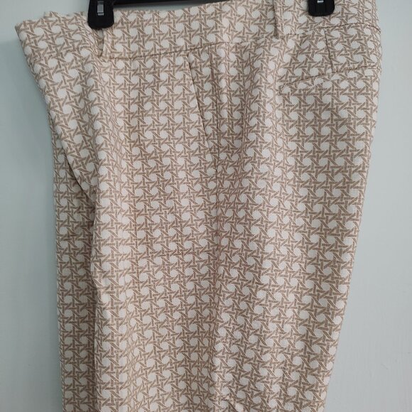 Ann Taylor Shorts Size 16 - Picture 1 of 3